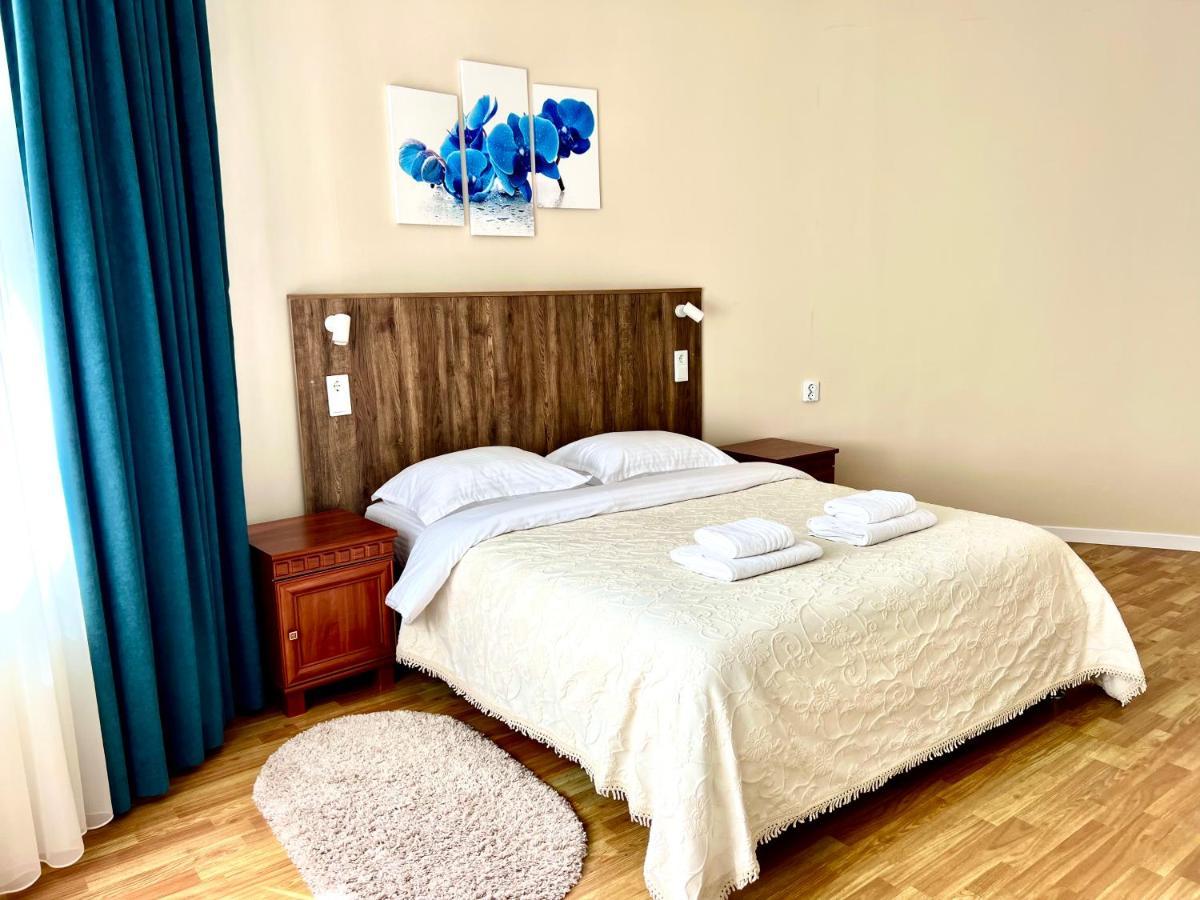 Авіа Apartment Uzhhorod Exterior photo
