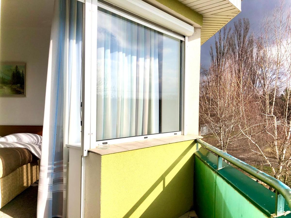 Авіа Apartment Uzhhorod Exterior photo